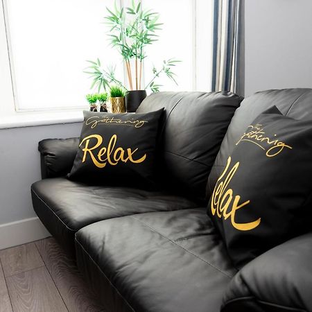 Wrexham Central Stay - Apartment Six Εξωτερικό φωτογραφία