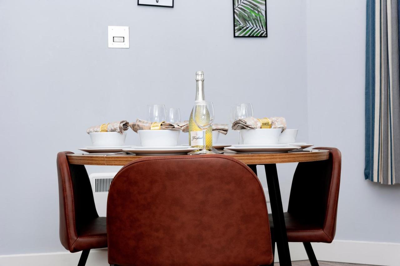 Wrexham Central Stay - Apartment Six Εξωτερικό φωτογραφία