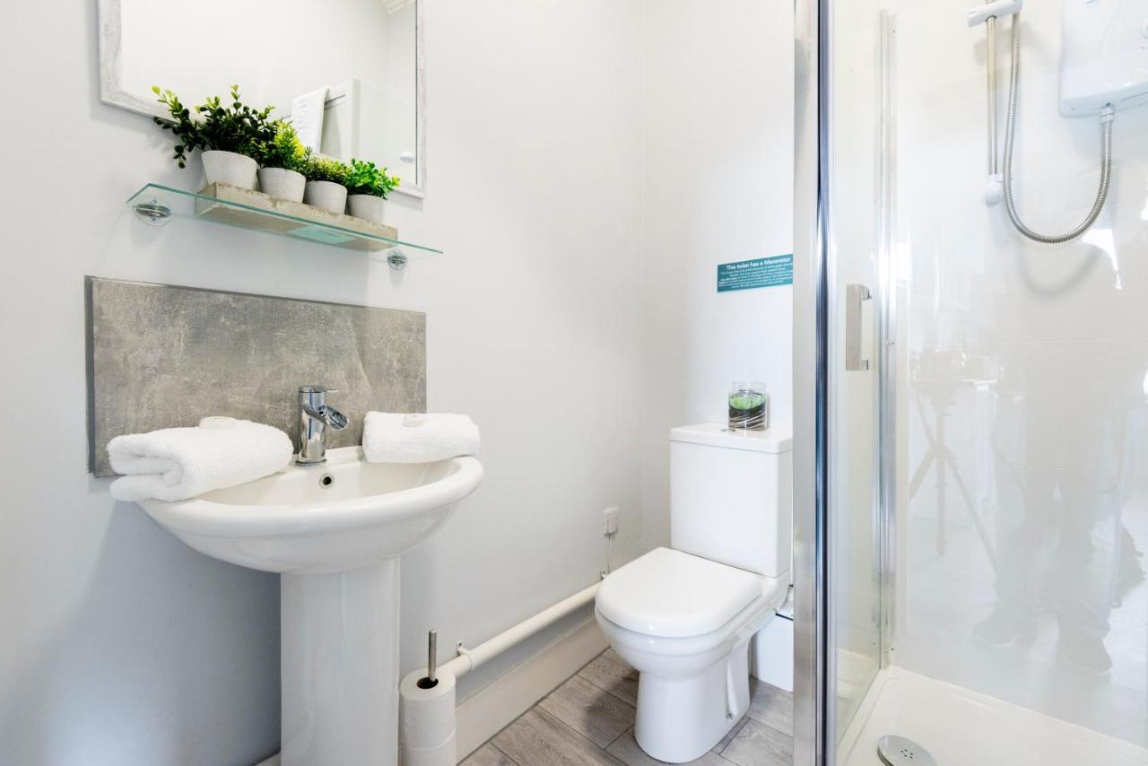 Wrexham Central Stay - Apartment Six Εξωτερικό φωτογραφία